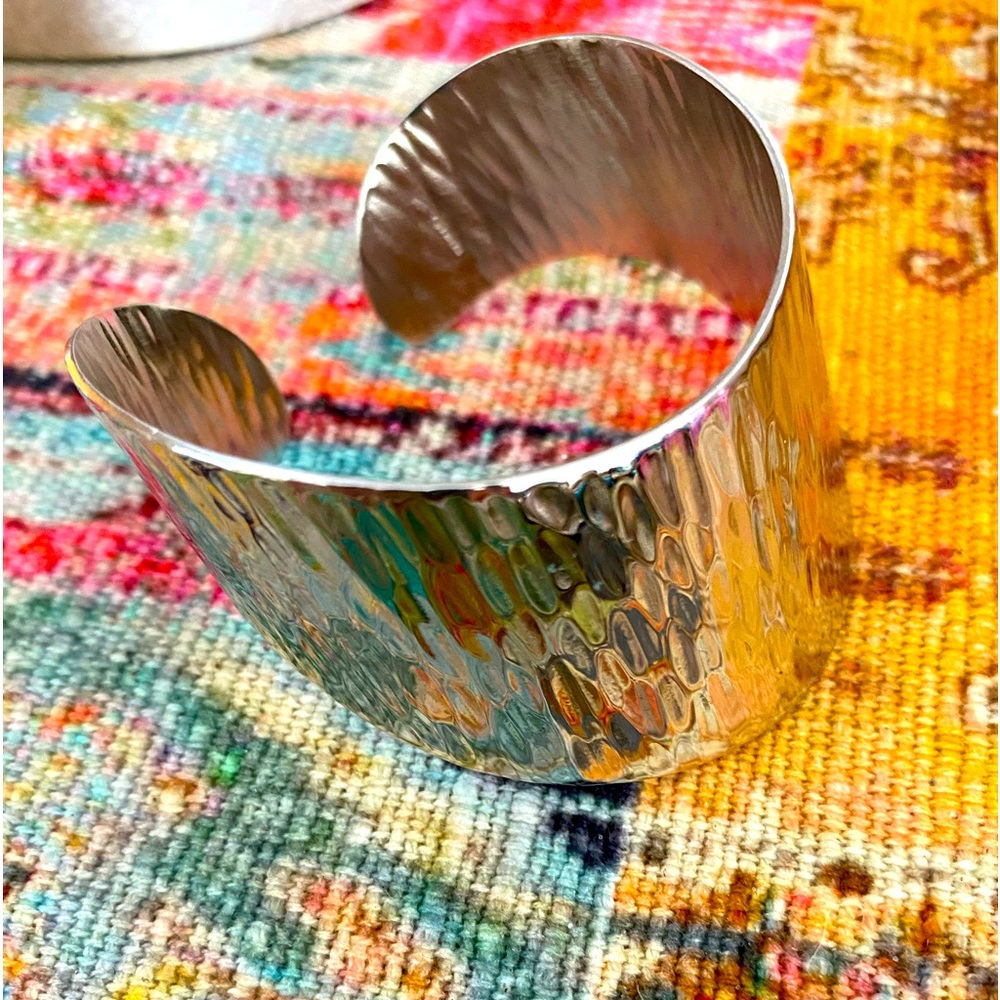Stylish Silver Bangle